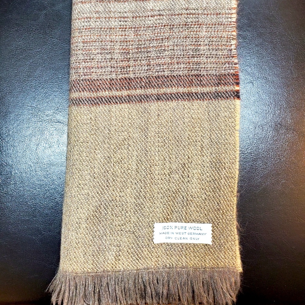 100% Pure Wool Scarf - Picture 3 of 5